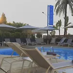 Napoleon מלון 4*