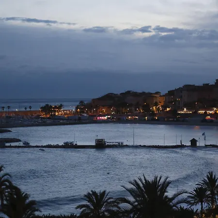 拿破仑酒店 芒通