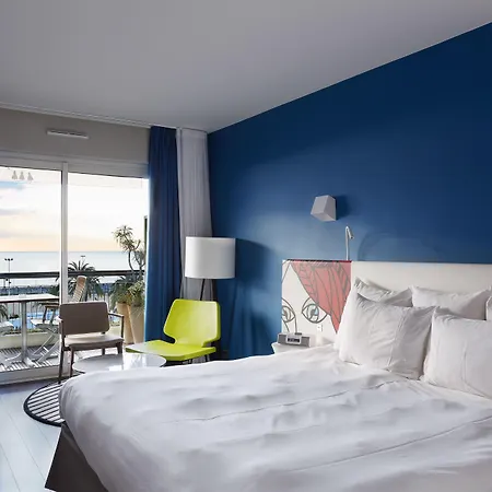 拿破仑酒店 4* 芒通