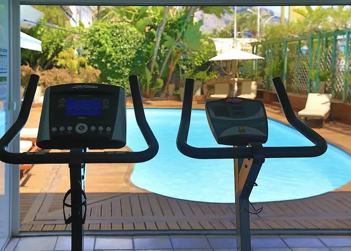 ホテル ナポレオン マントン