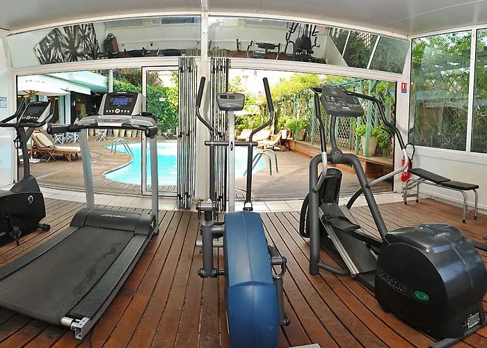 Napoleon 4* מנטון